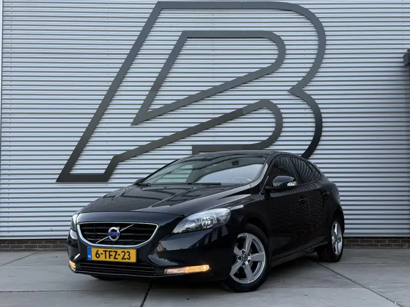Volvo V40 1.6 D2 Kinetic 2013 leasen bij DreamLease: foto 1