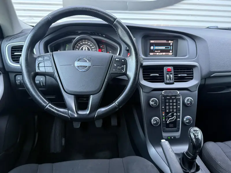 Volvo V40 1.6 D2 Kinetic 2013 leasen bij DreamLease: foto 2