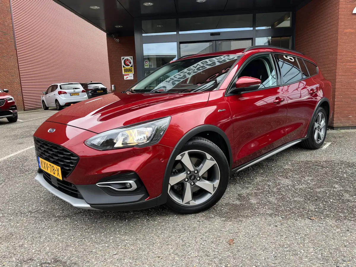 Ford Focus Wagon 1.5 EcoBoost 183PK! Active X ST-Line Business // WEGKLAPBARE TREKHAAK // FULL LED // ADAPTIVE CRUISE // KEYLESS // NAVI + CARPLAY // PDC V+A // WINTERPACK // CAMERA: foto 2