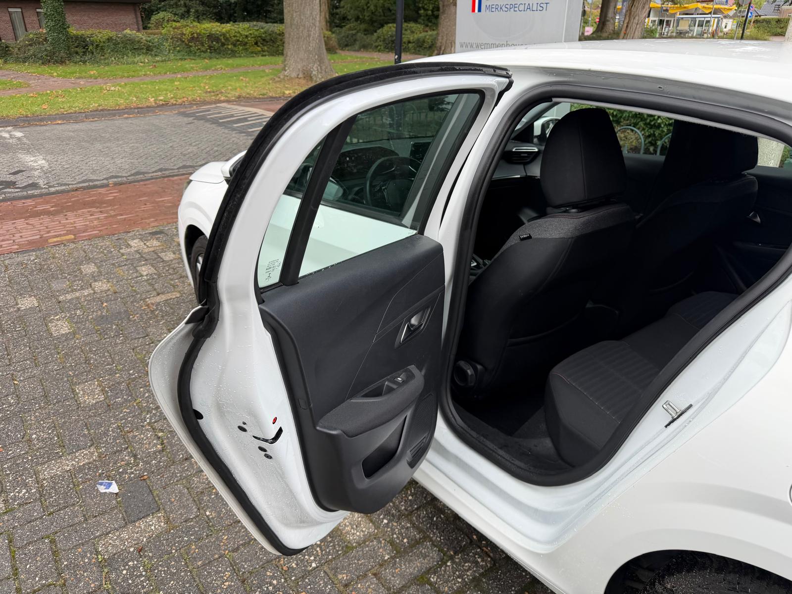 Peugeot 208 1.2 PureTech Allure: foto 40