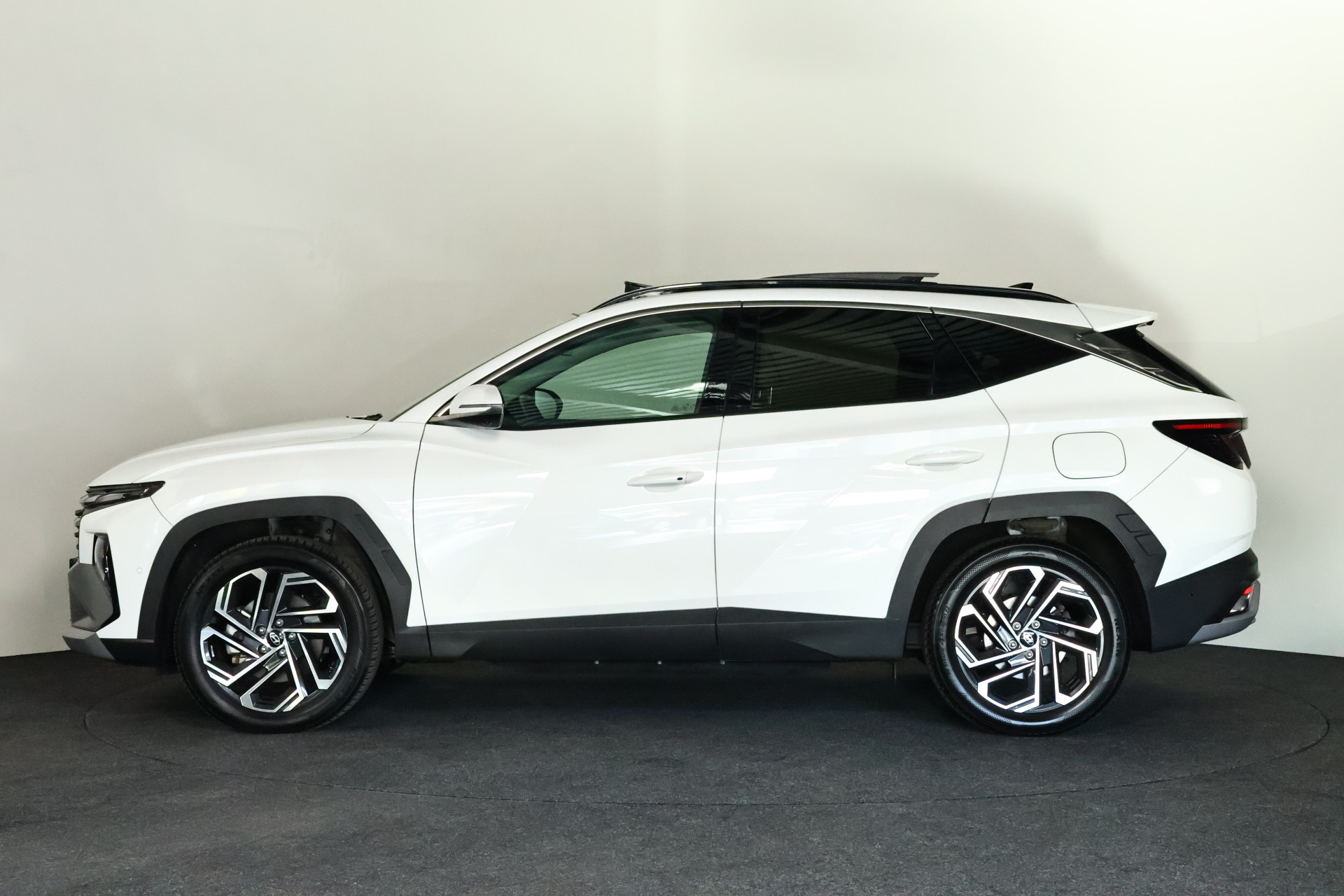 Hyundai Tucson 1.6 T-GDI PHEV Premium Sky 4WD: foto 36