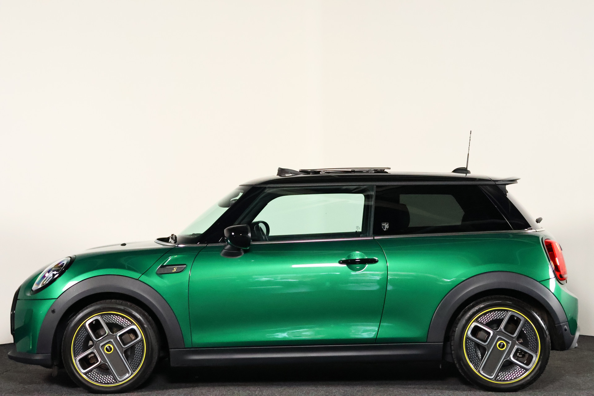 MINI Electric MINI Electric Yours 33 kWh: foto 31