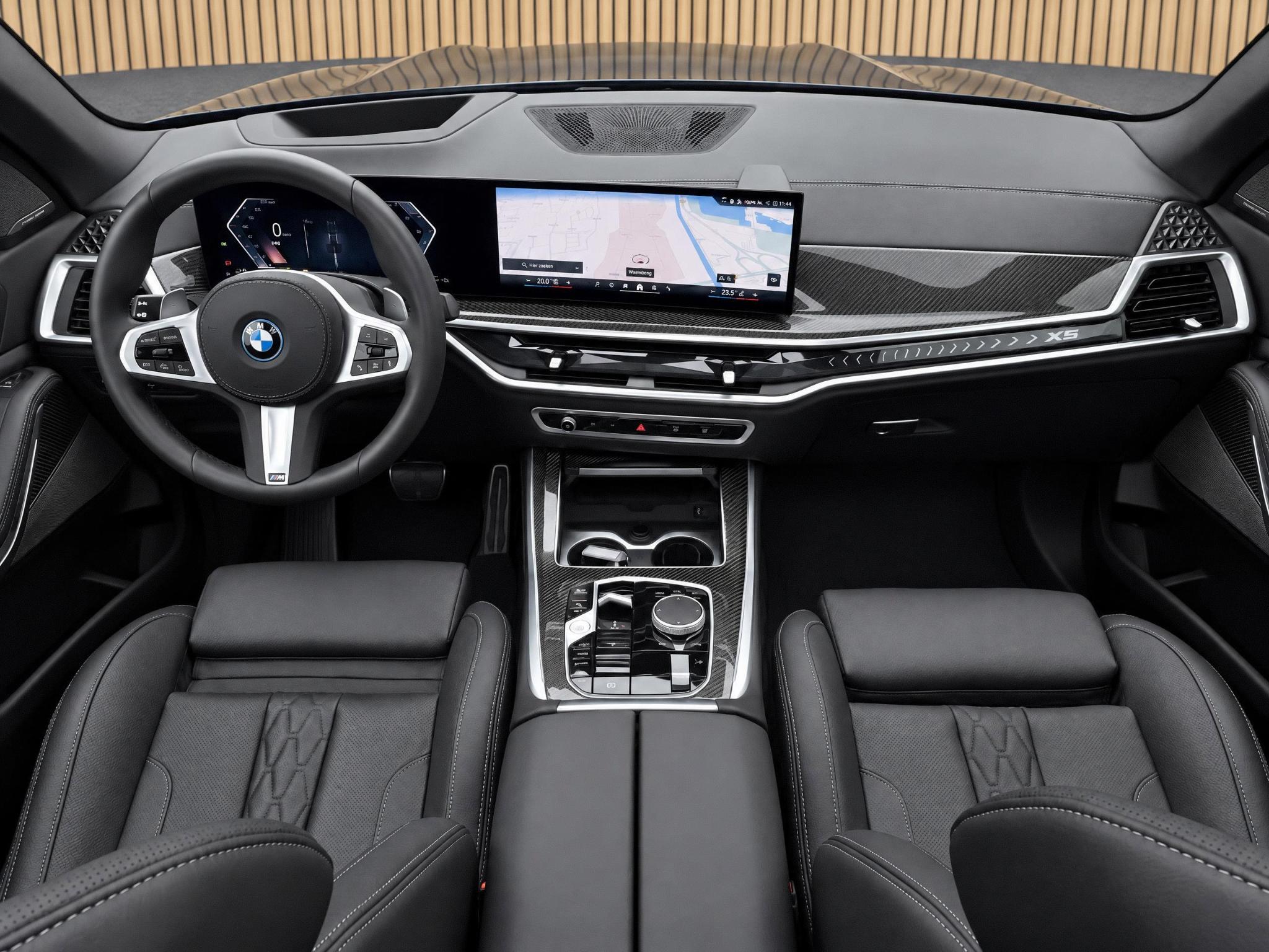 BMW X5 xDrive50e: foto 30