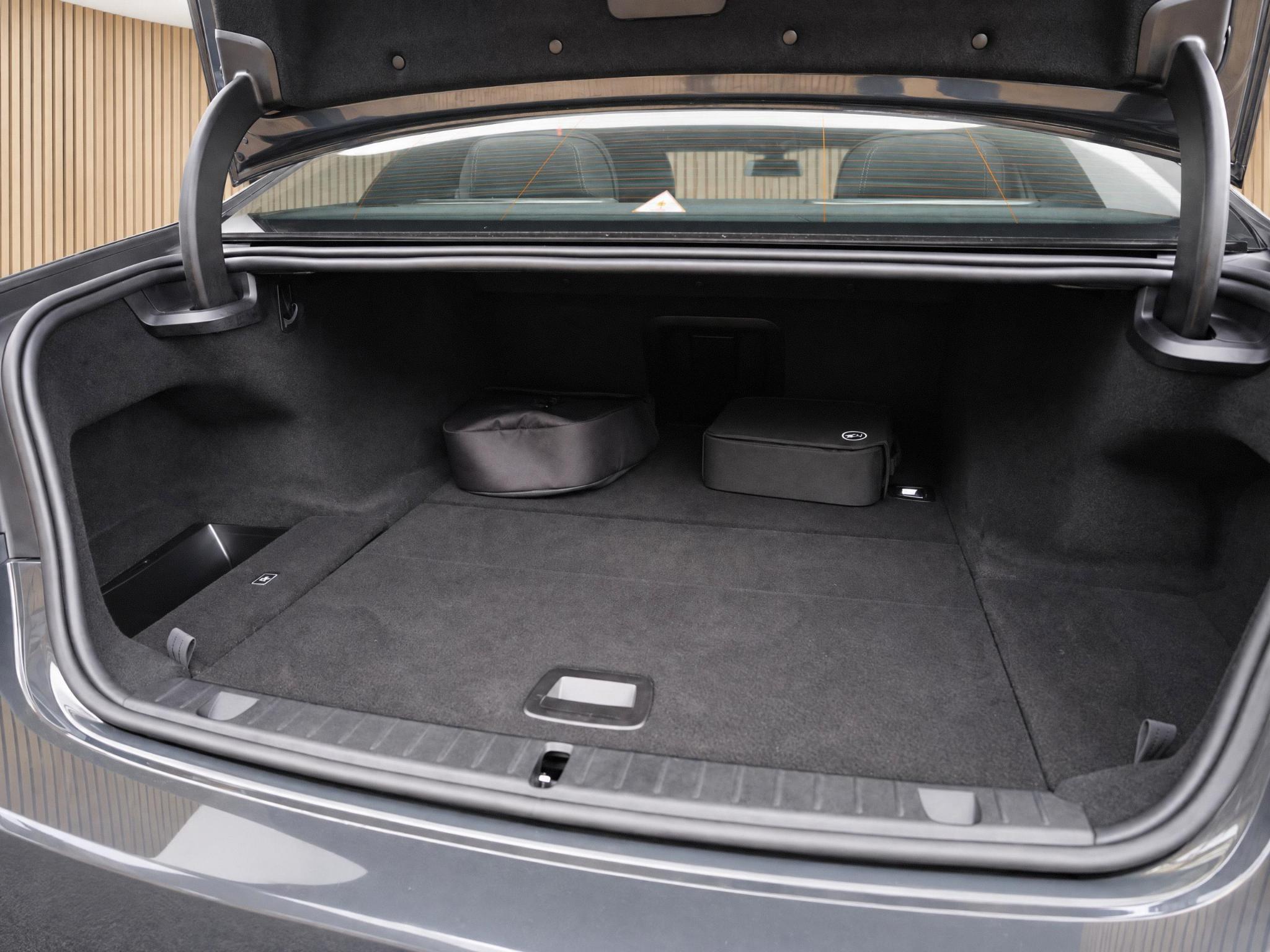 BMW 7 Serie 745e High Executive: foto 30
