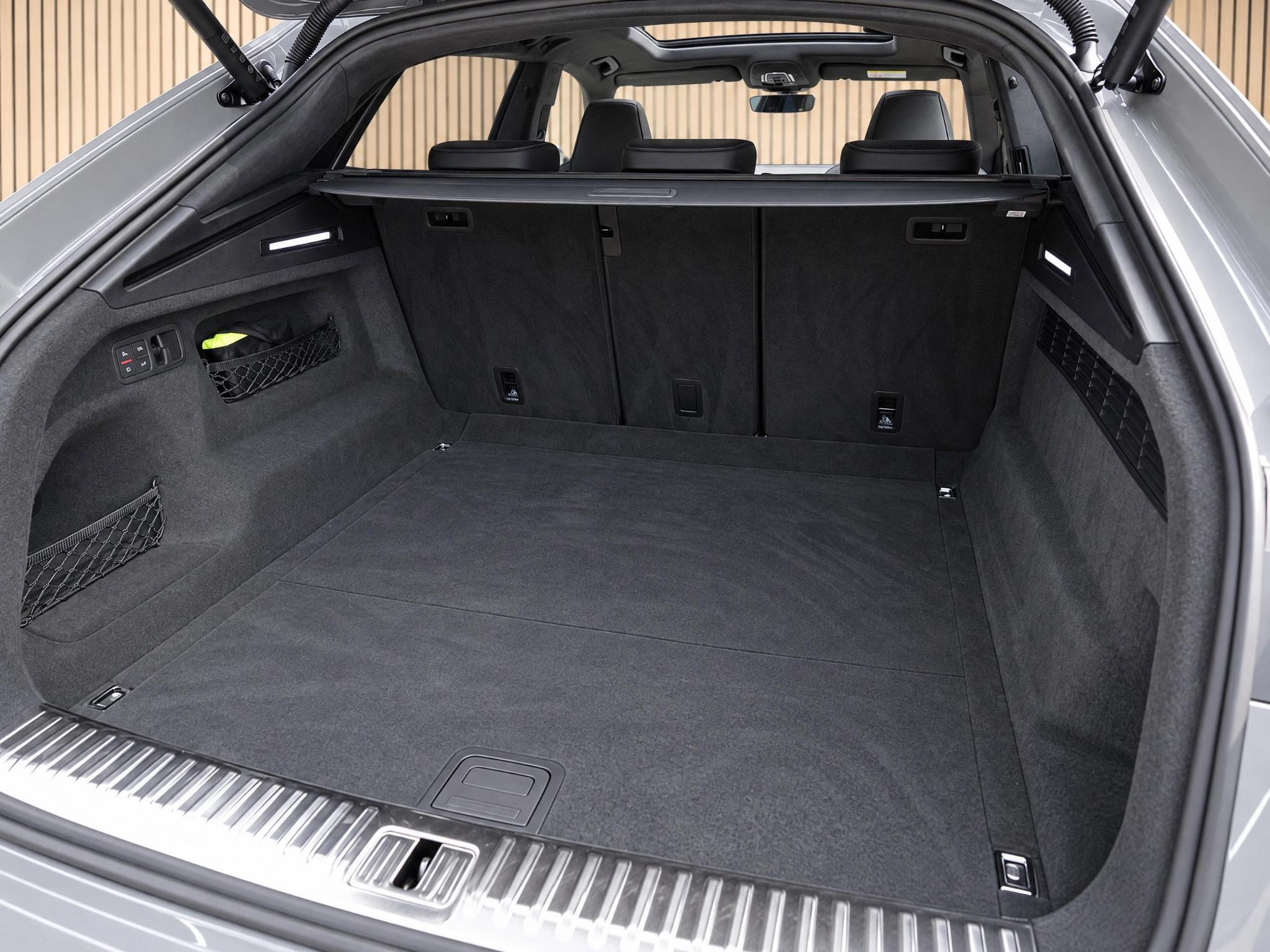 Audi Q8 4.0 TFSI RS Q8 quattro: foto 30