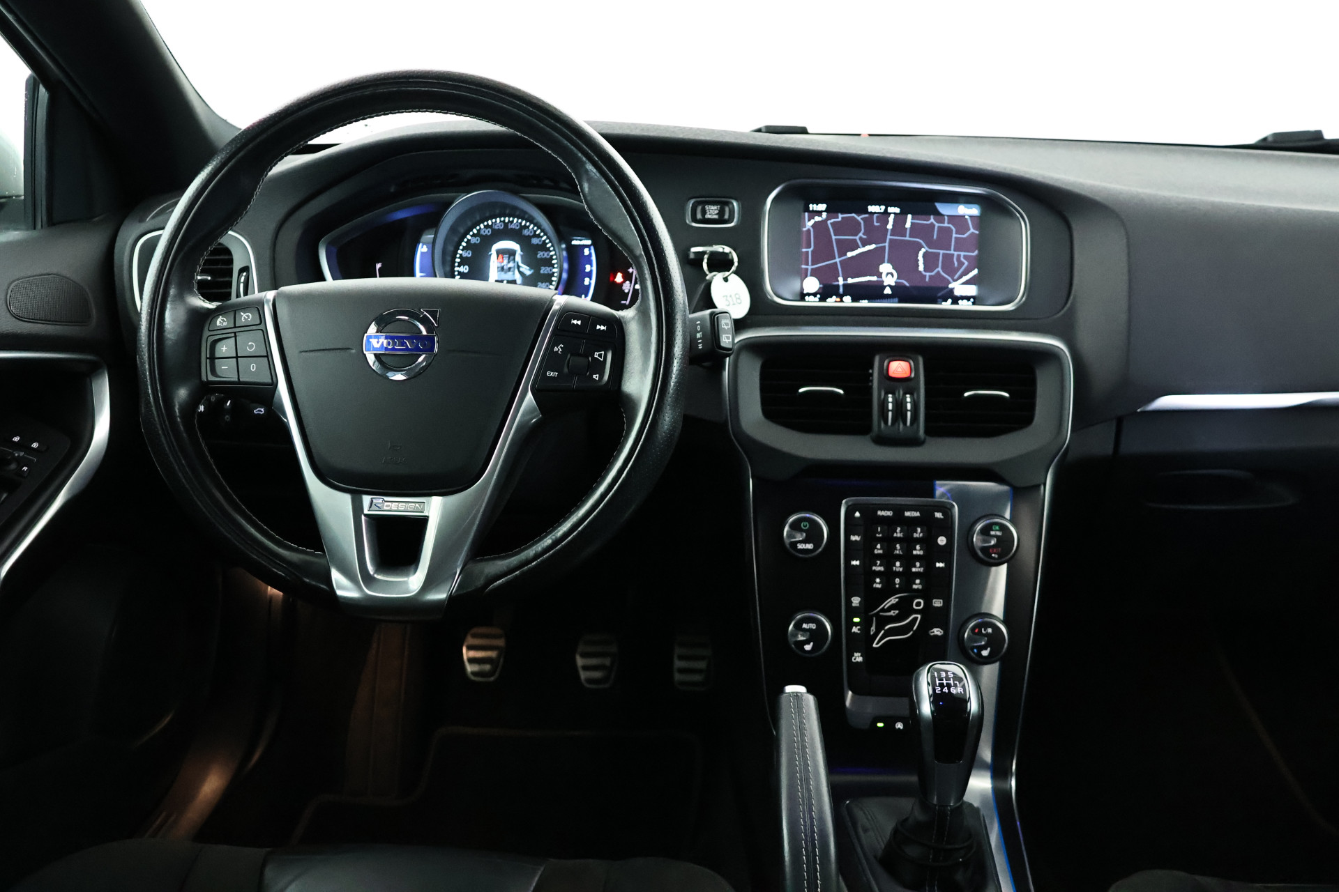 Volvo V40 2.0 D4 R-Design: foto 23