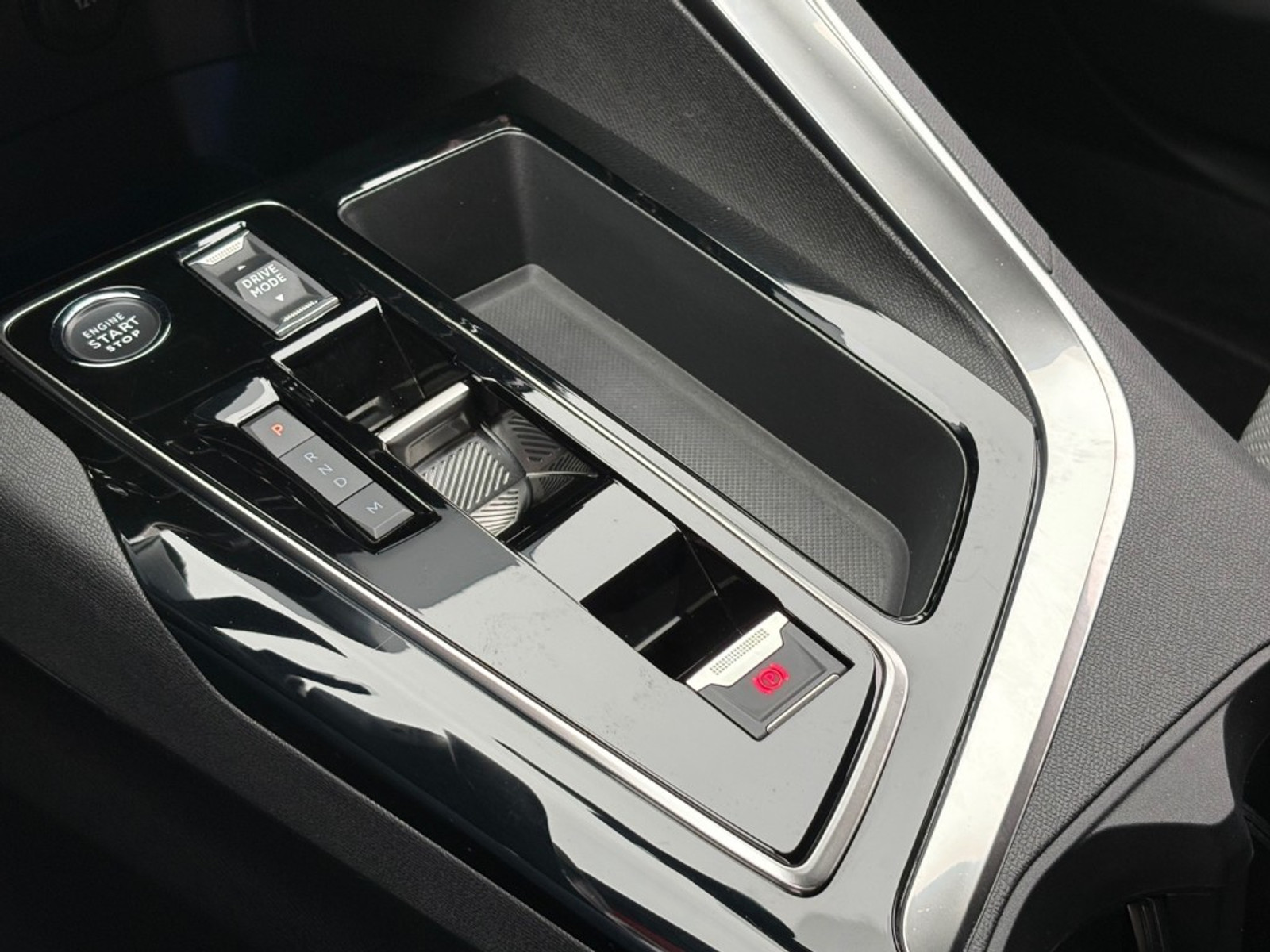 Peugeot 5008 1.2 HYBRID 136PK AUT. ALLURE FACELIFT 7-PRS NAVI CAMERA CARPLAY AIRCO LMV PDC: foto 13
