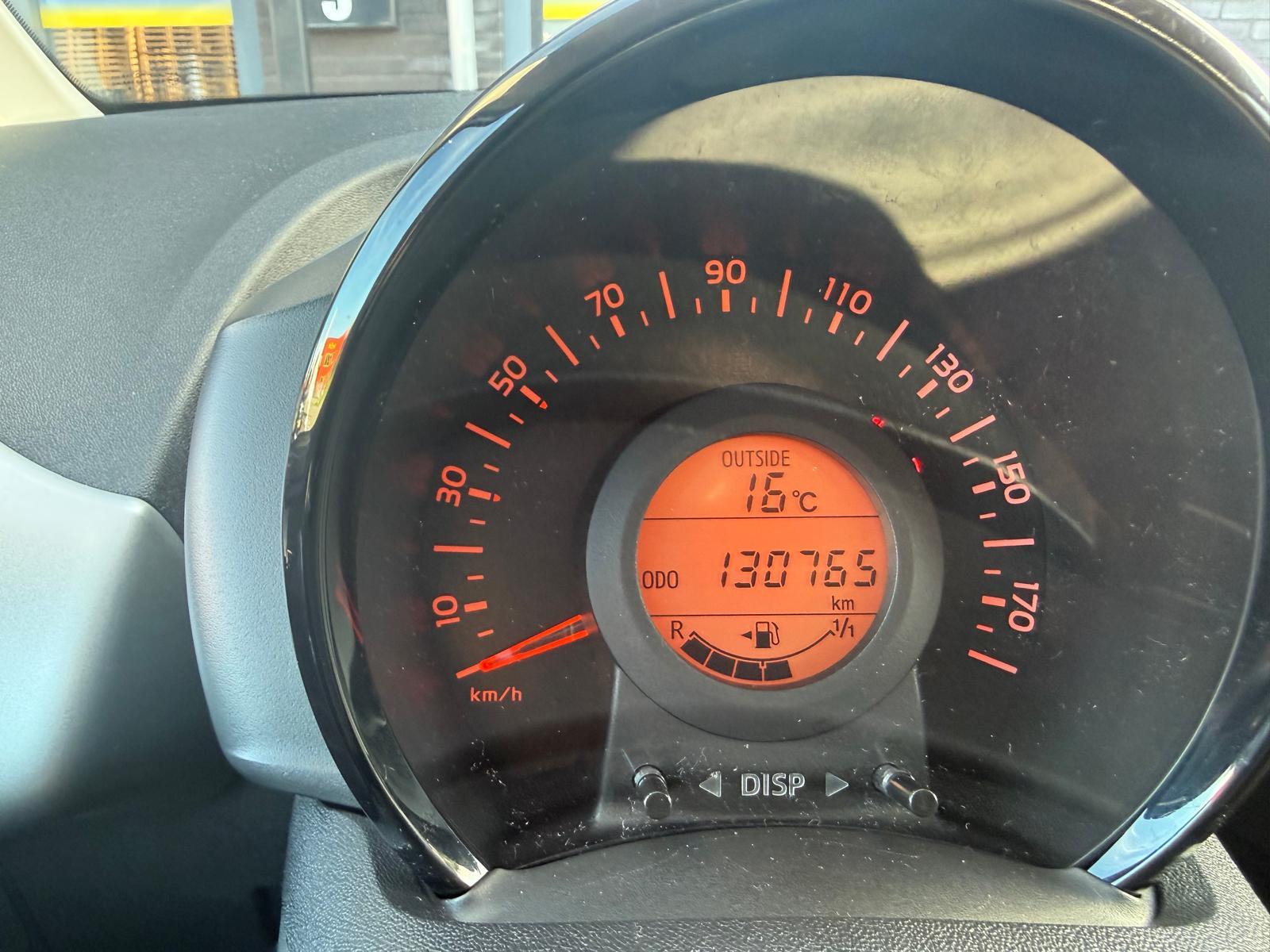 Peugeot 108 1.0 e-VTi Active: foto 38