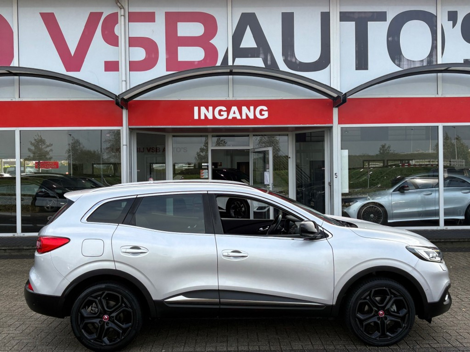 Renault Kadjar 1.2 TCE AUT. 130PK BOSE BLACK-EDITION LEER PANO-DAK TREKHAAK NAVI CAMERA AIRCO LMV PDC: foto 25