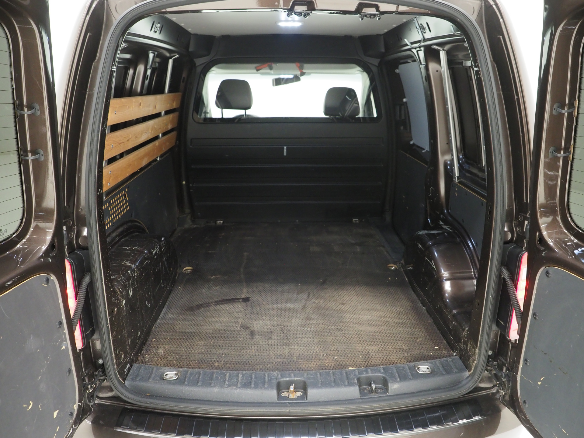 Volkswagen Caddy 2.0 TDI Chestnut Brown 150PK: foto 30