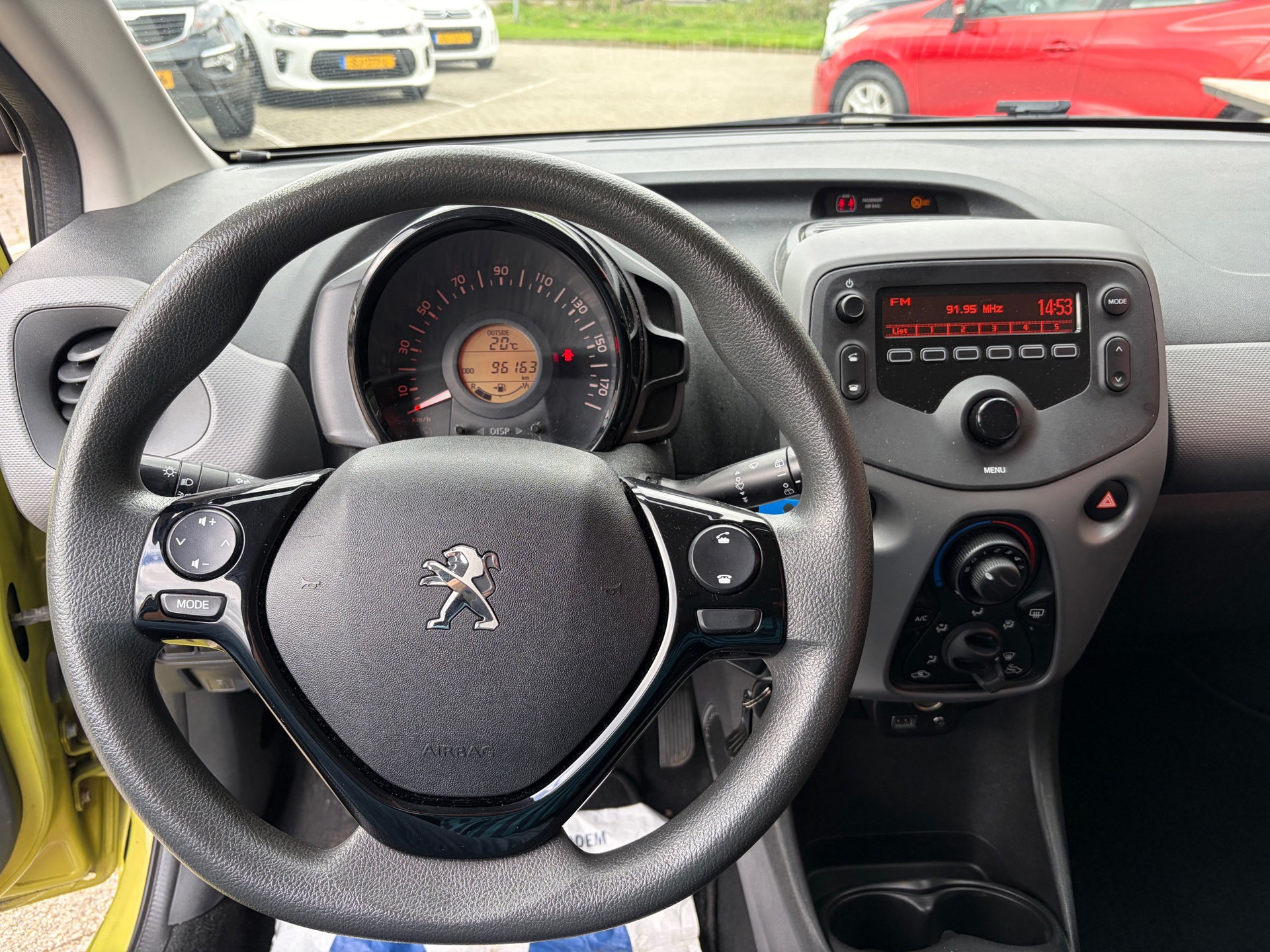 Peugeot 108 1.0 e-VTi Active: foto 38