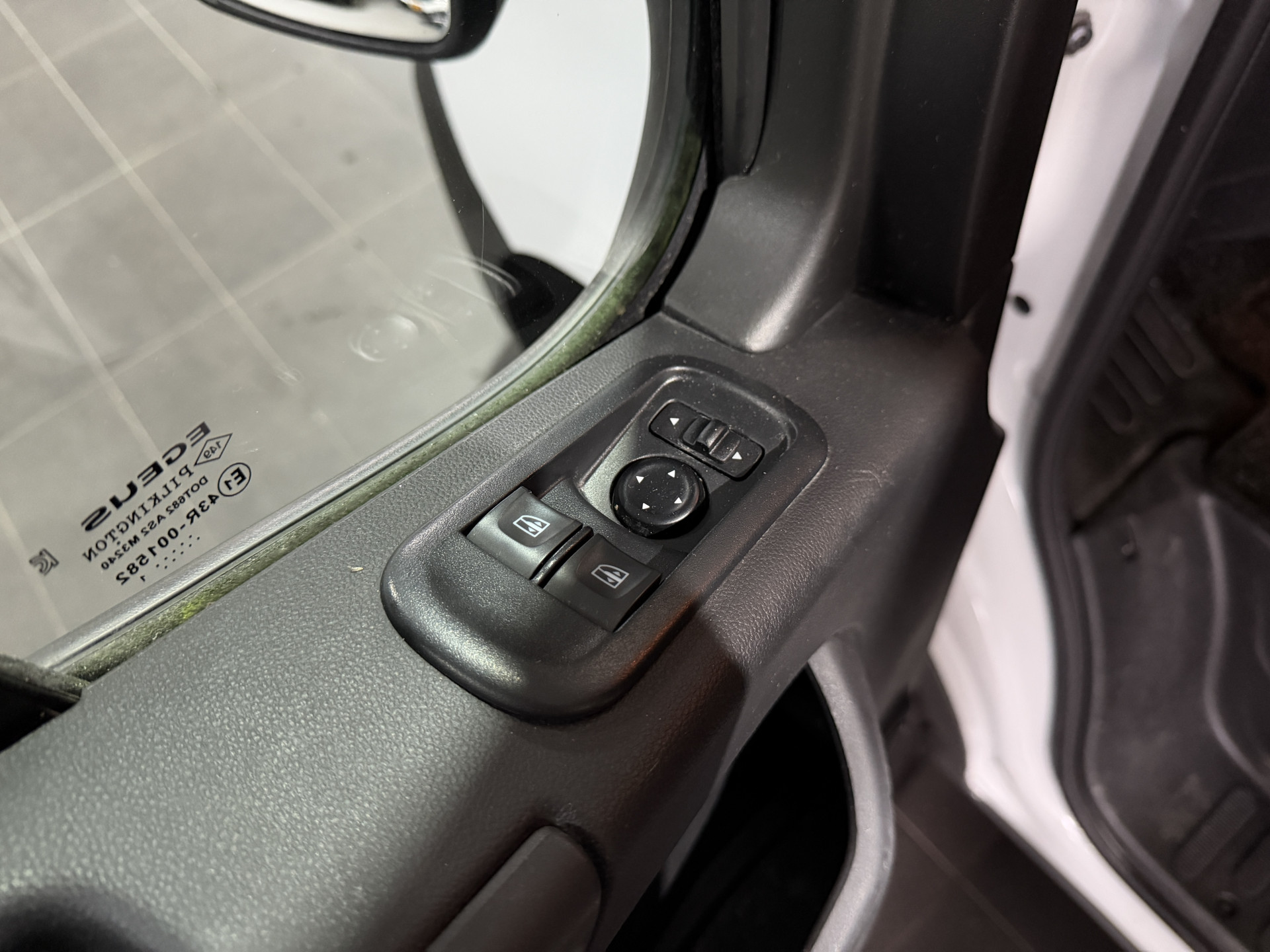 Renault Master T35 2.3 dCi 135 L3H2 Comfort: foto 28
