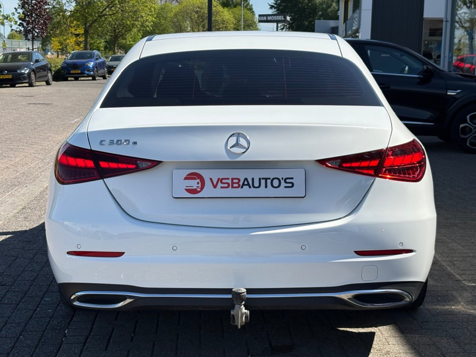 Mercedes-Benz C-Klasse 300E PLUG IN HYBRIDE EL. MEMORY STOEL 360CAMERA CARPLAY EL.TREKHAAK: foto 29
