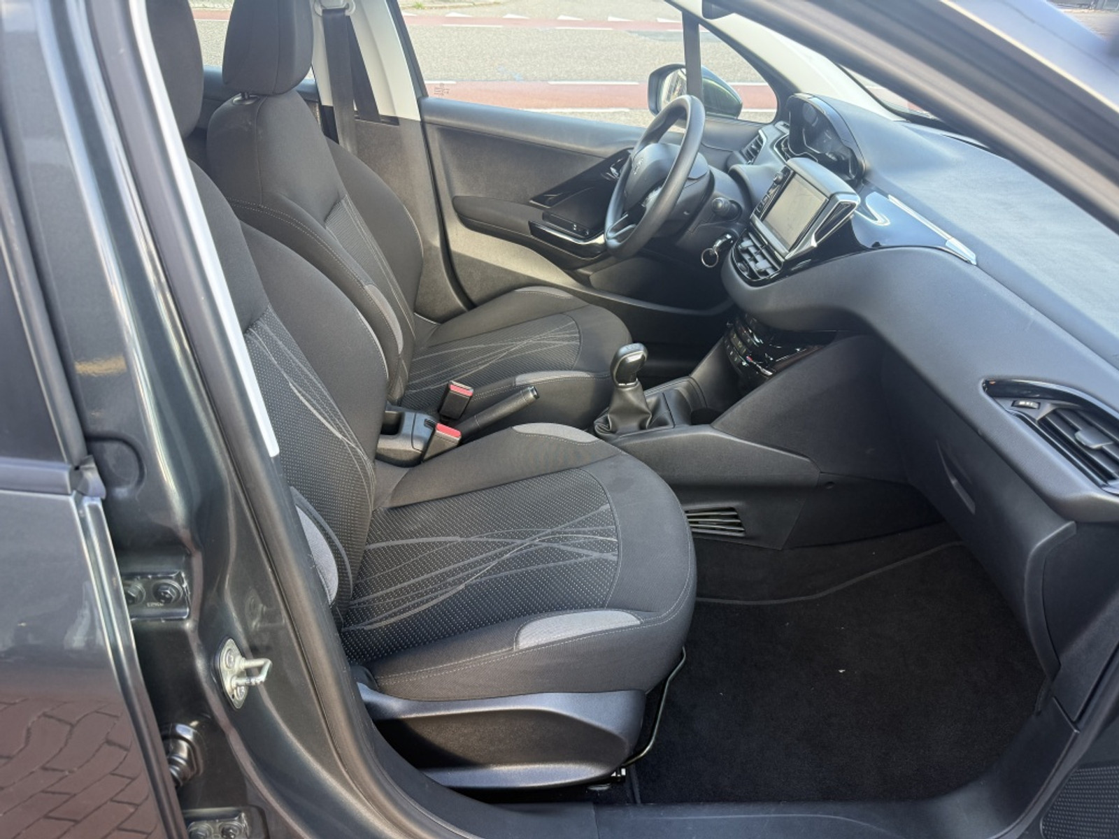 Peugeot 208 1.2 VTi Envy navi airco cruise control: foto 24