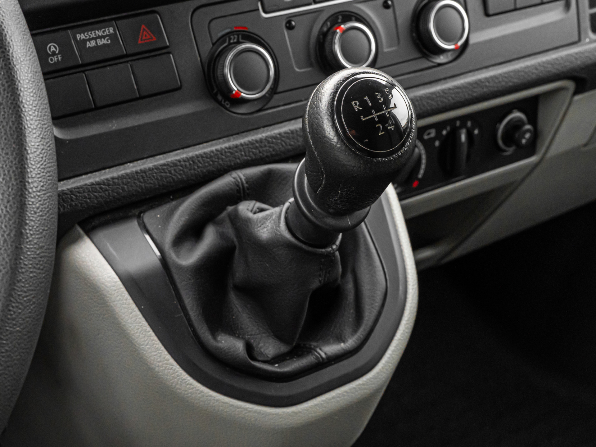 Volkswagen Transporter Kombi 2.0 TDI L1H1: foto 21