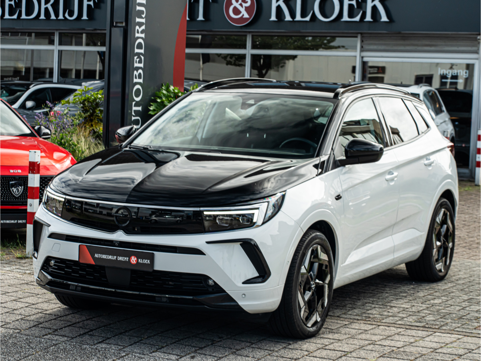 Opel Grandland 1.6 Turbo Plug-In Hybrid 4x4 GSe: foto 31