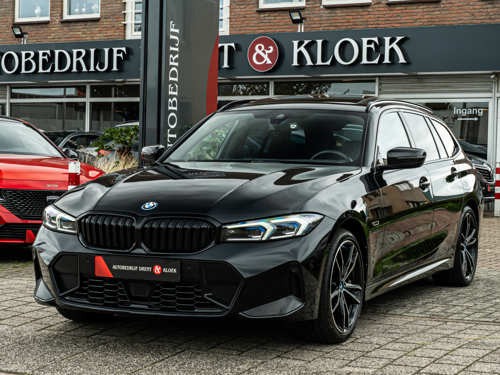 BMW 3 Serie Touring 330e xDrive: foto 37