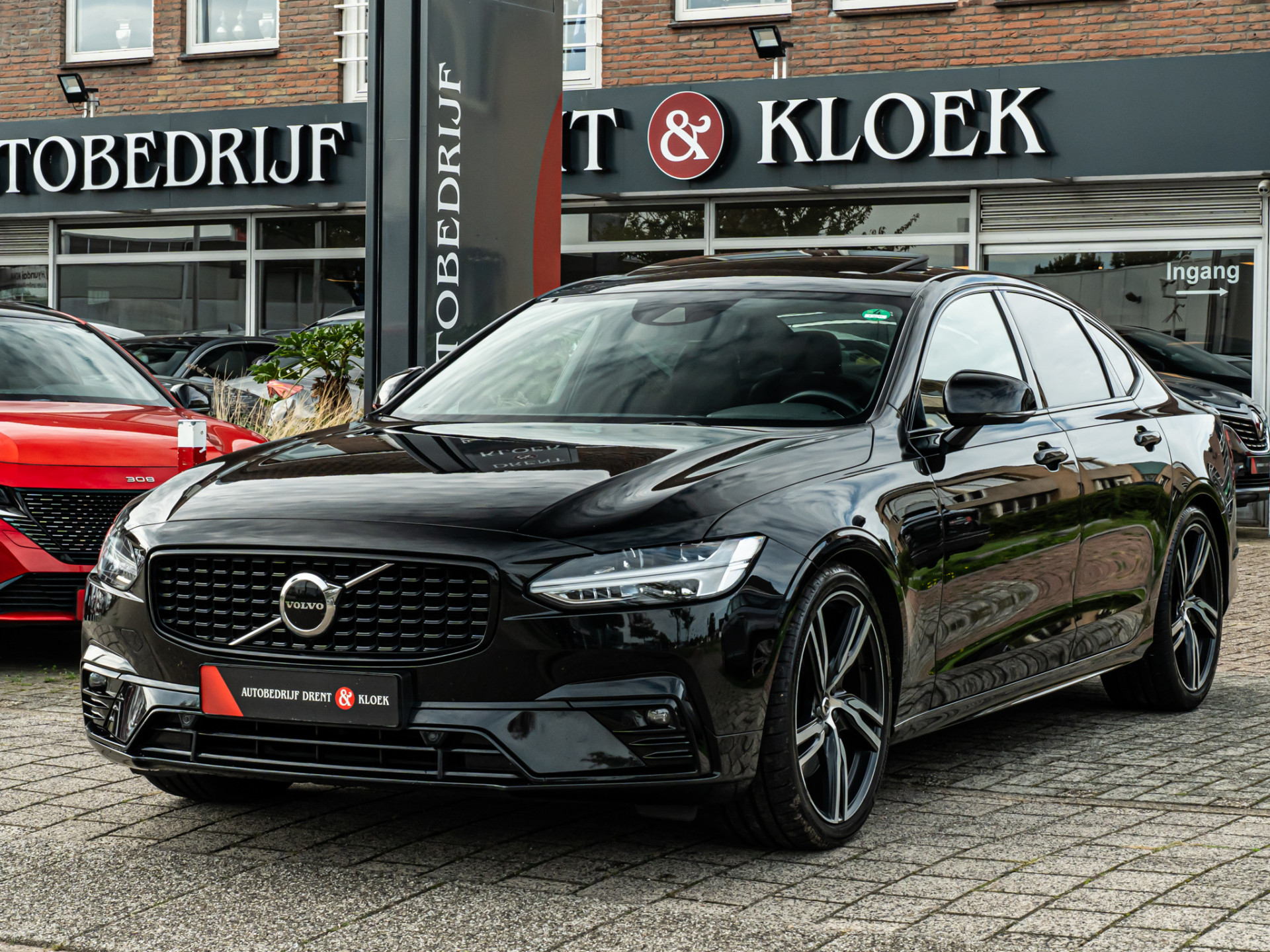 Volvo S90 2.0 B4 PLUS DARK: foto 36