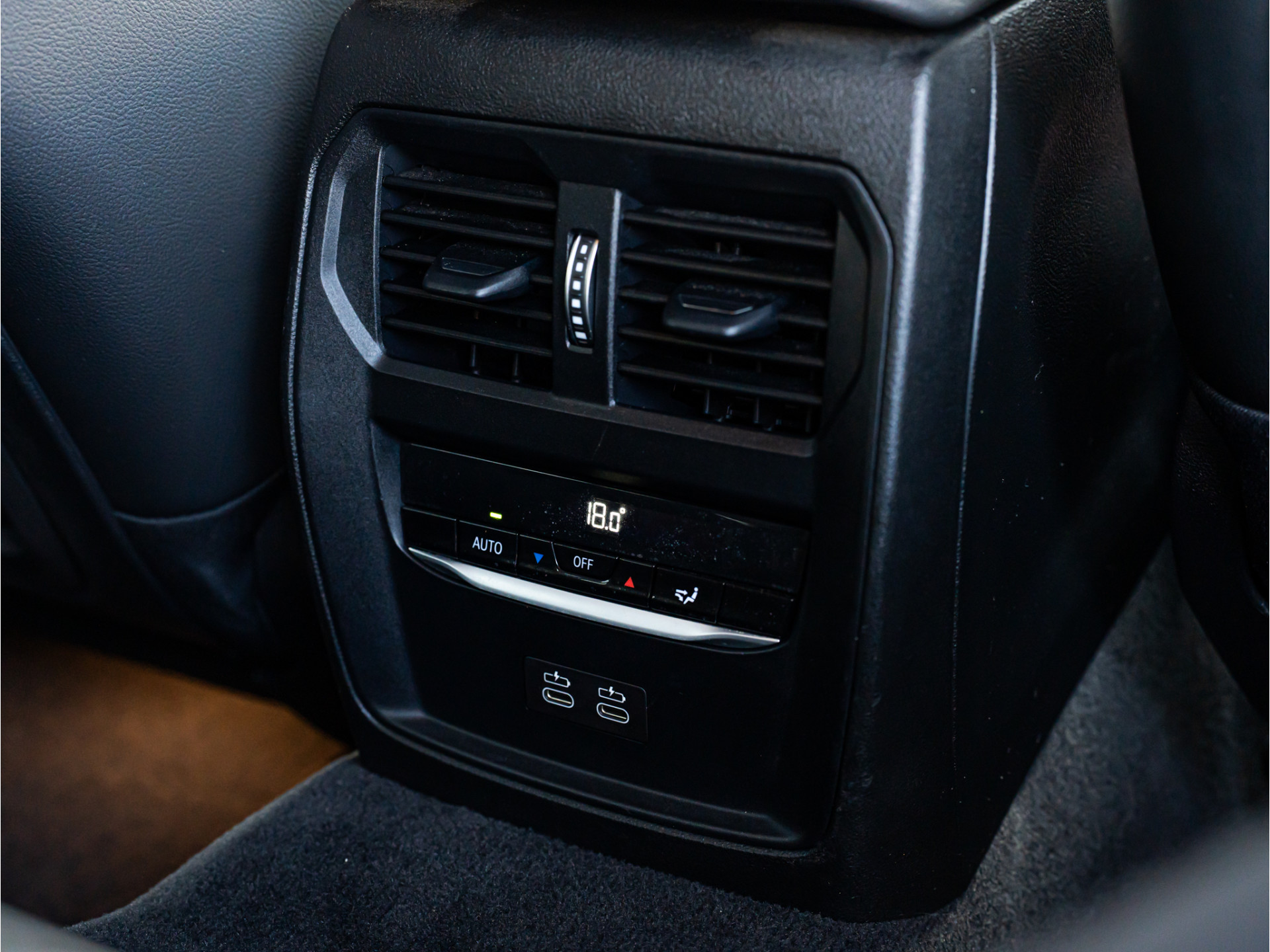 BMW 3 Serie Touring 330e eDrive Edition: foto 32