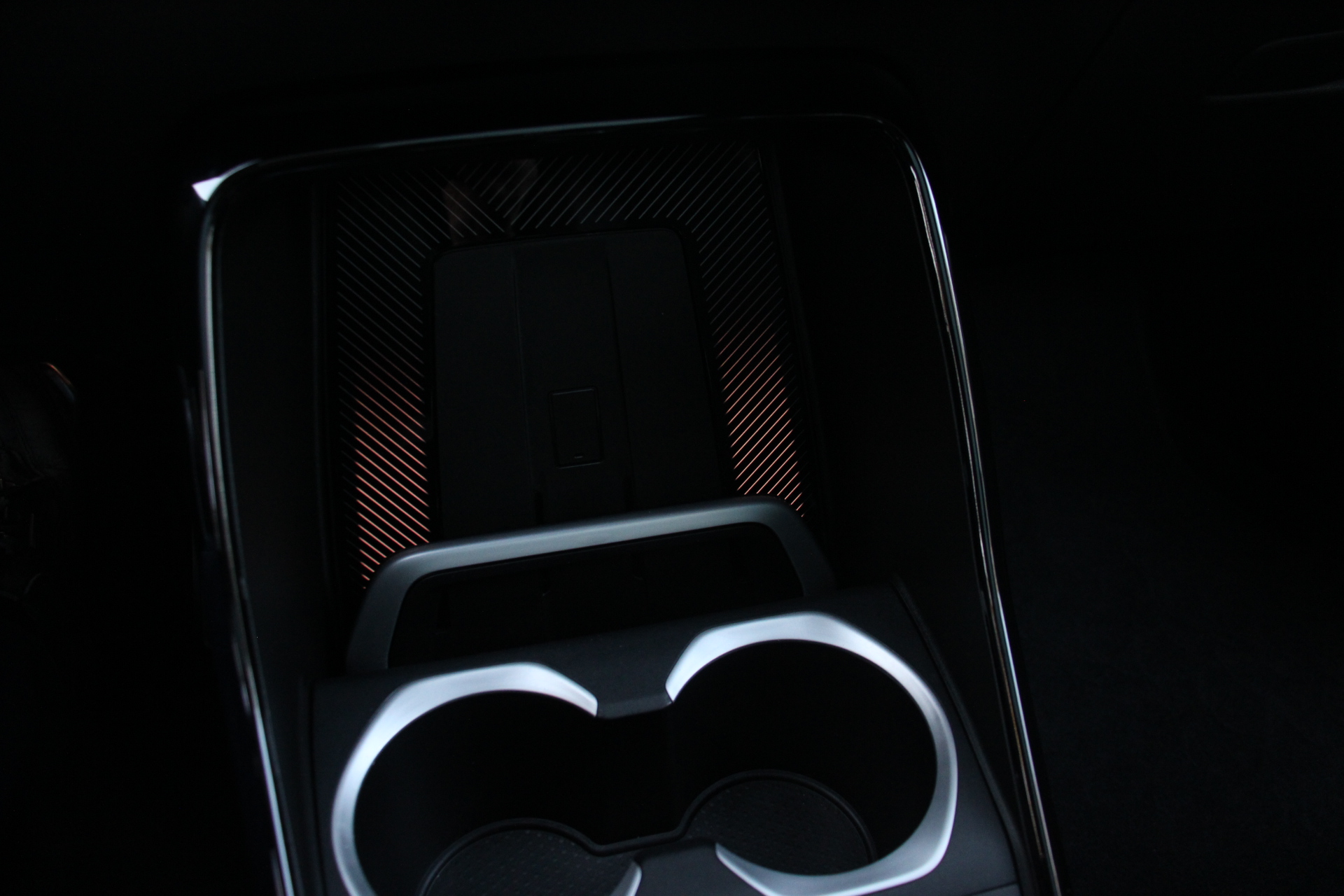BMW iX2 eDrive20 67 kWh M Sport Pro Edition: foto 33