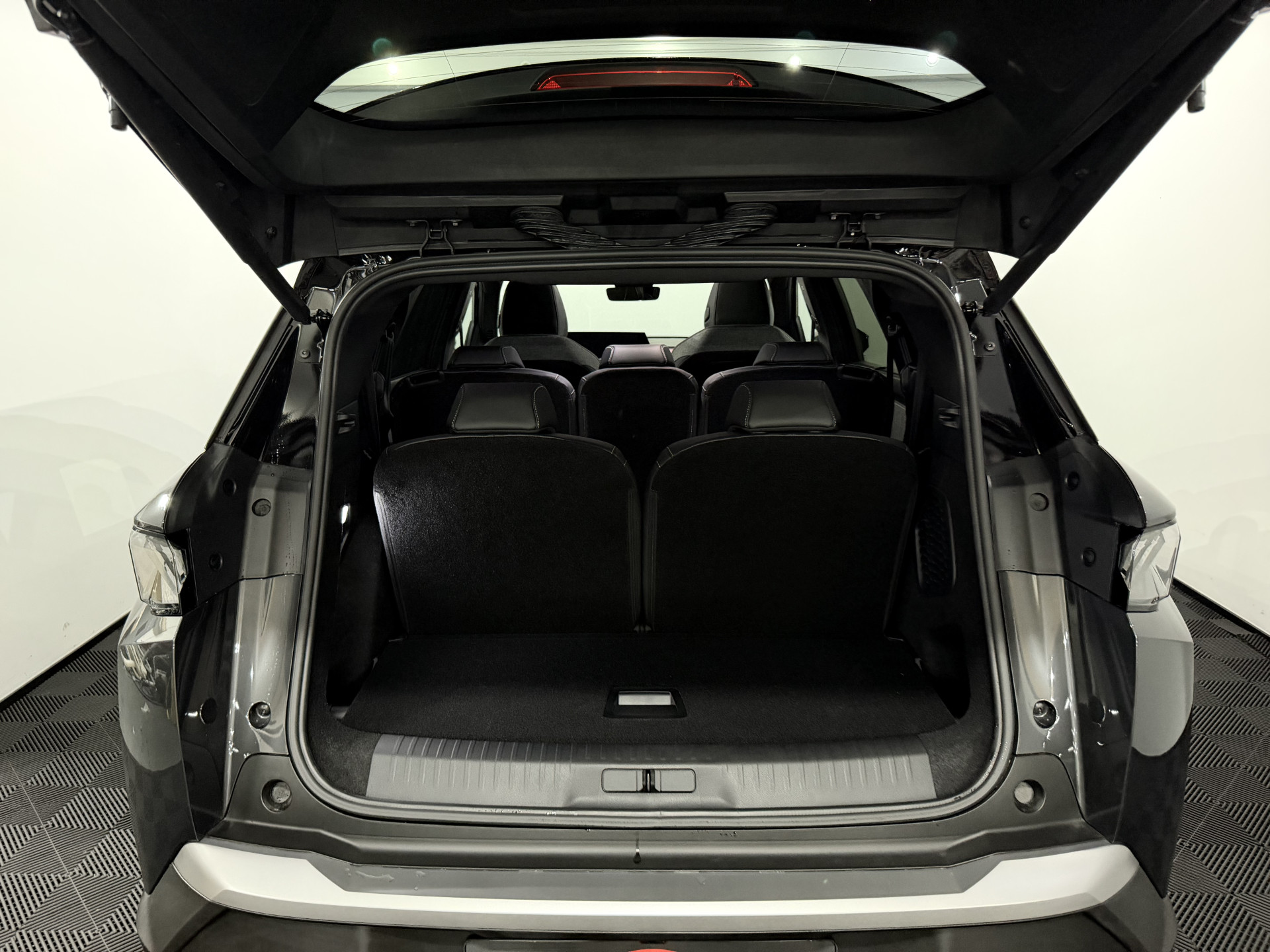 Peugeot 5008 1.2 Hybrid 145 GT Exclusive 7p: foto 35