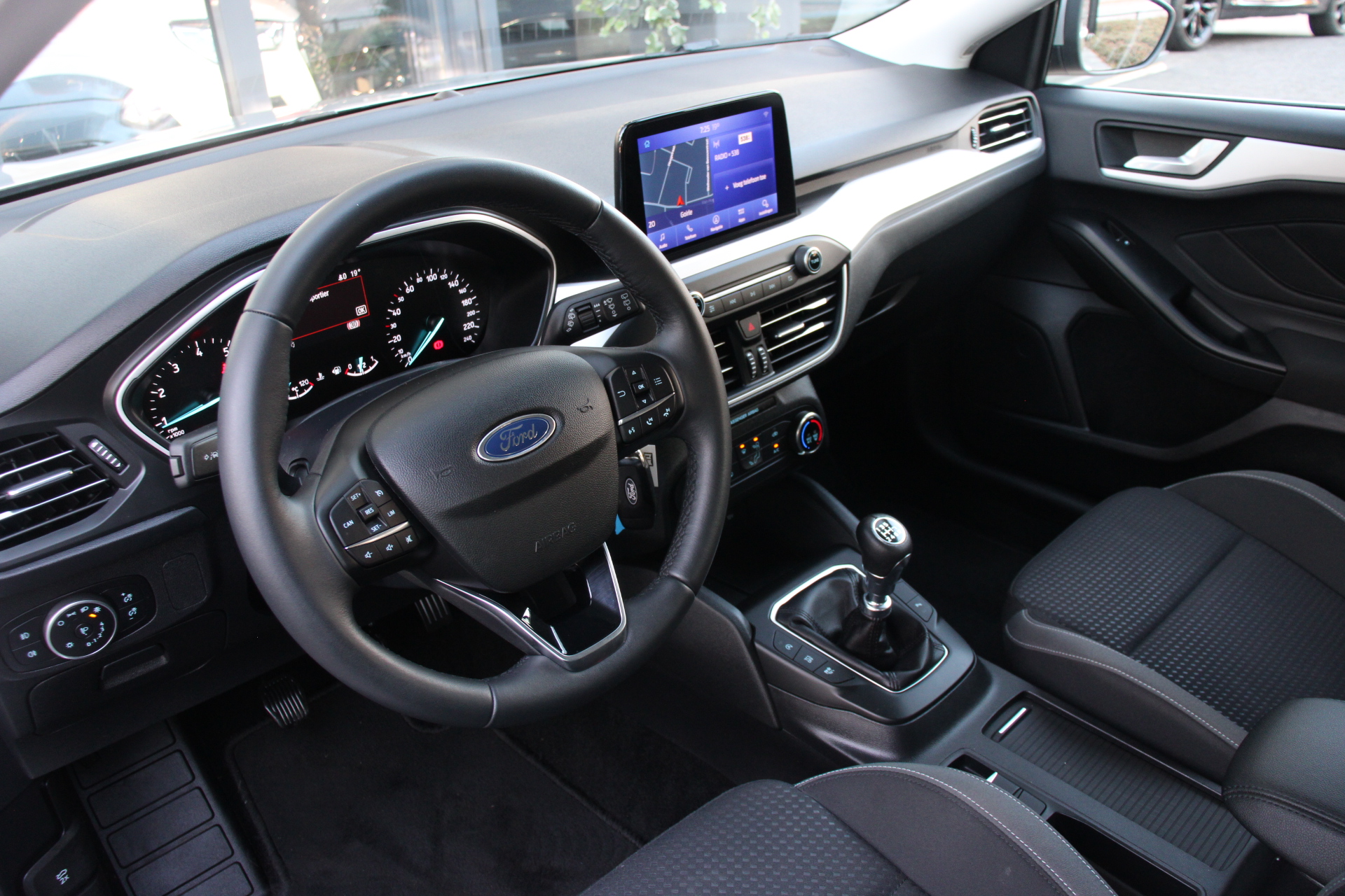 Ford Focus 1.0 EcoBoost Trend Edition Business: foto 23