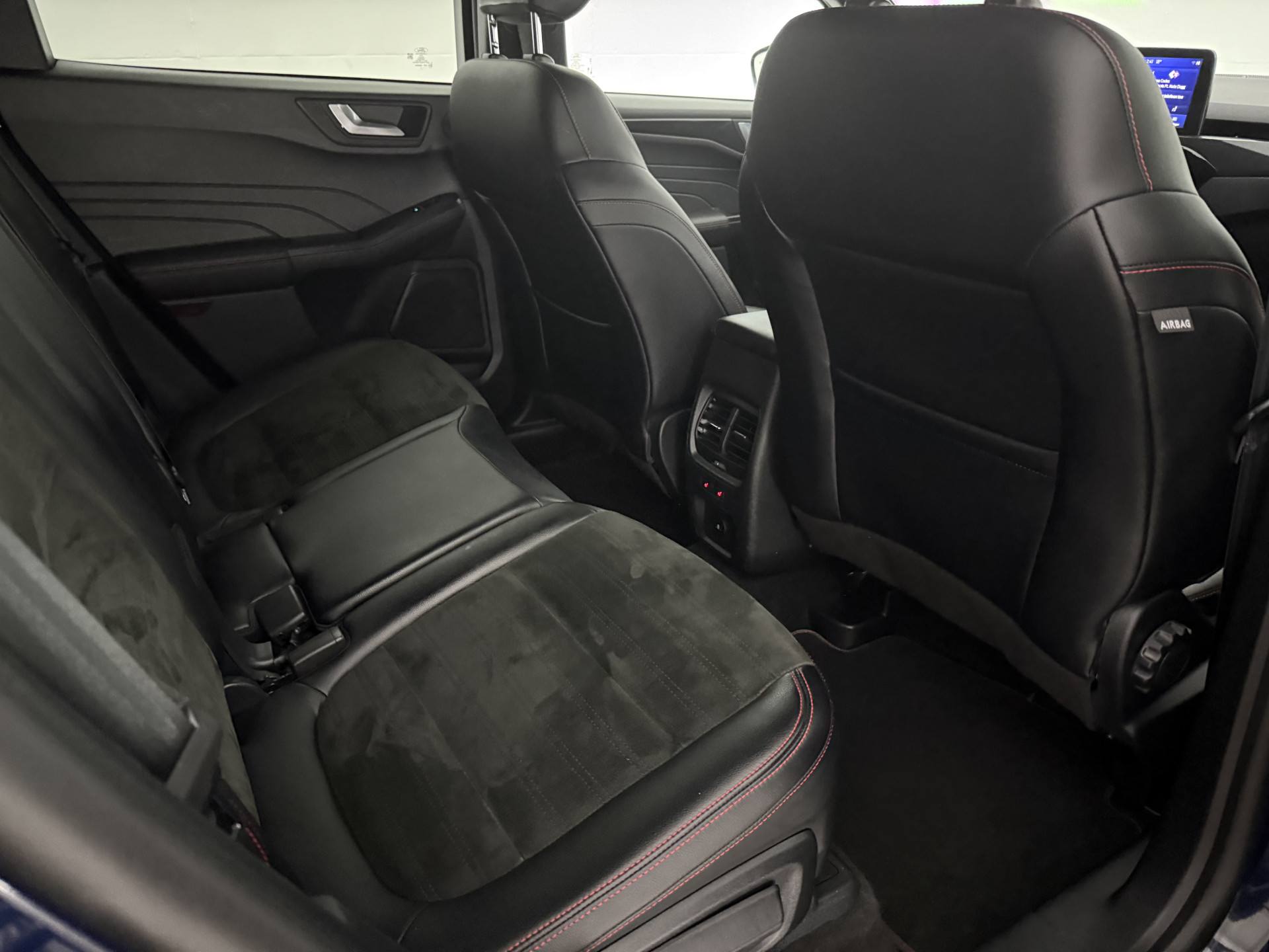 Ford Kuga 2.5 PHEV ST-Line X: foto 43