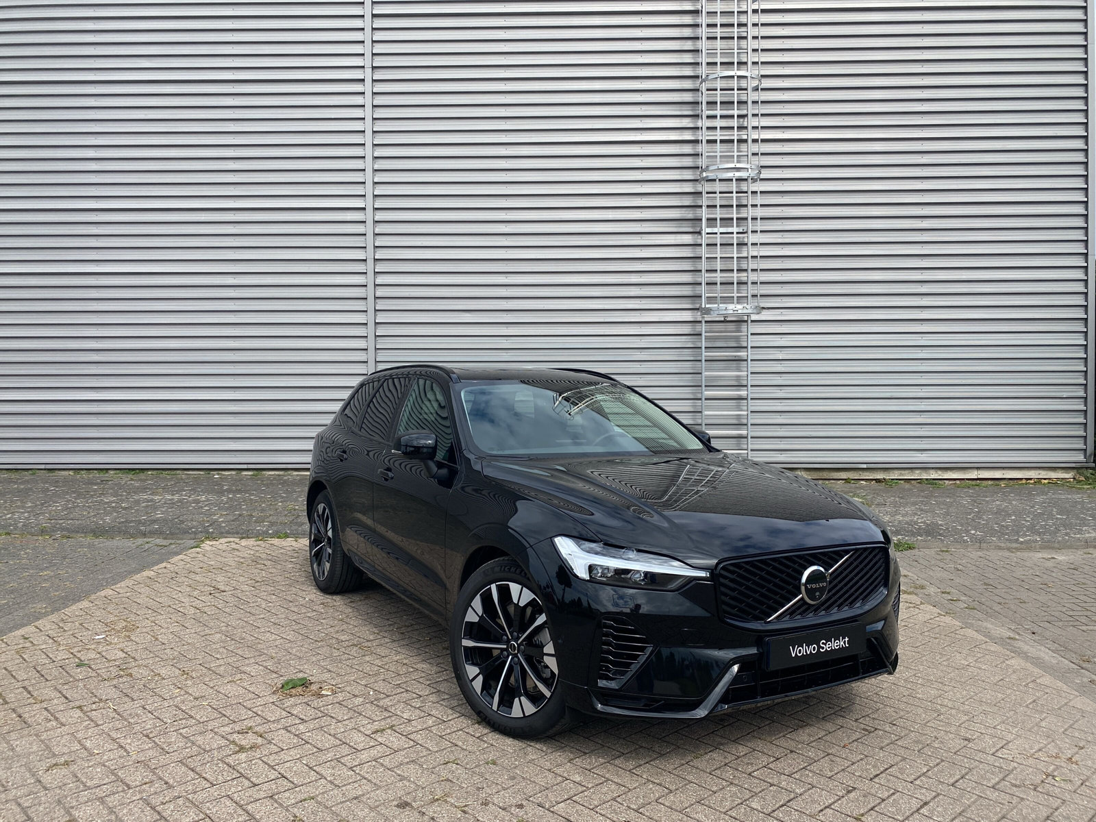 Volvo XC60 T6 Plug-in hybrid AWD Ultra Dark: foto 31