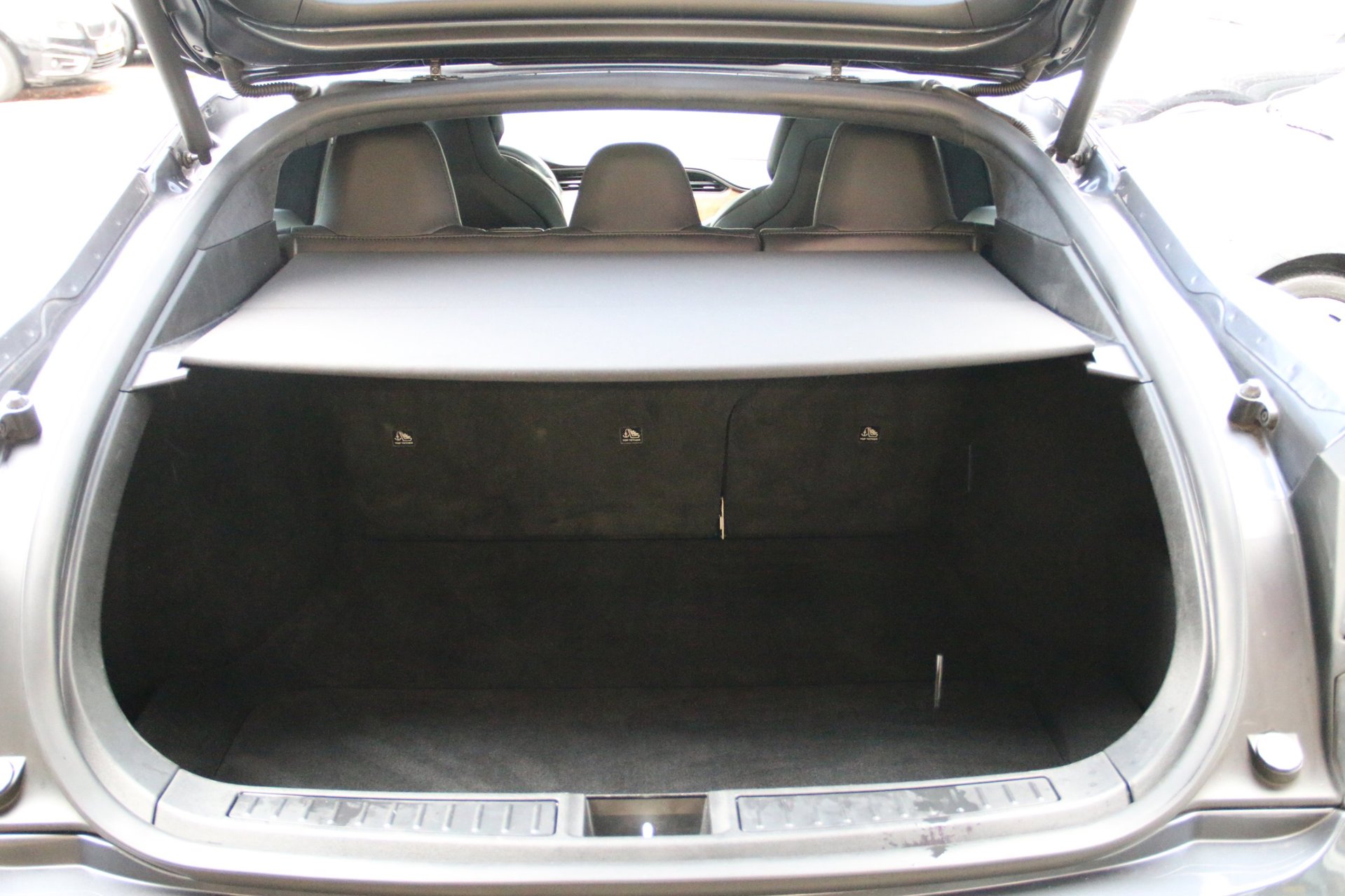 Tesla Model S Standard Range: foto 22