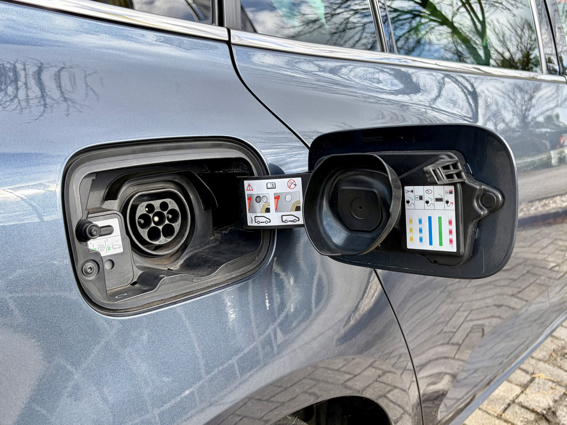 Renault Megane E-Tech Estate 1.6 Plug-In Hybrid 160 Intens: foto 45