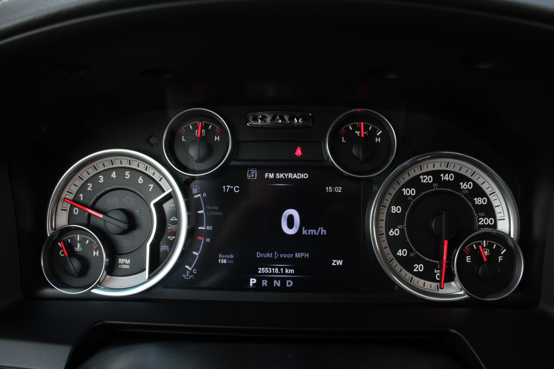 Dodge Ram 1500 5.7 V8 4x4 Crew Cab 5'7 Laramie: foto 27