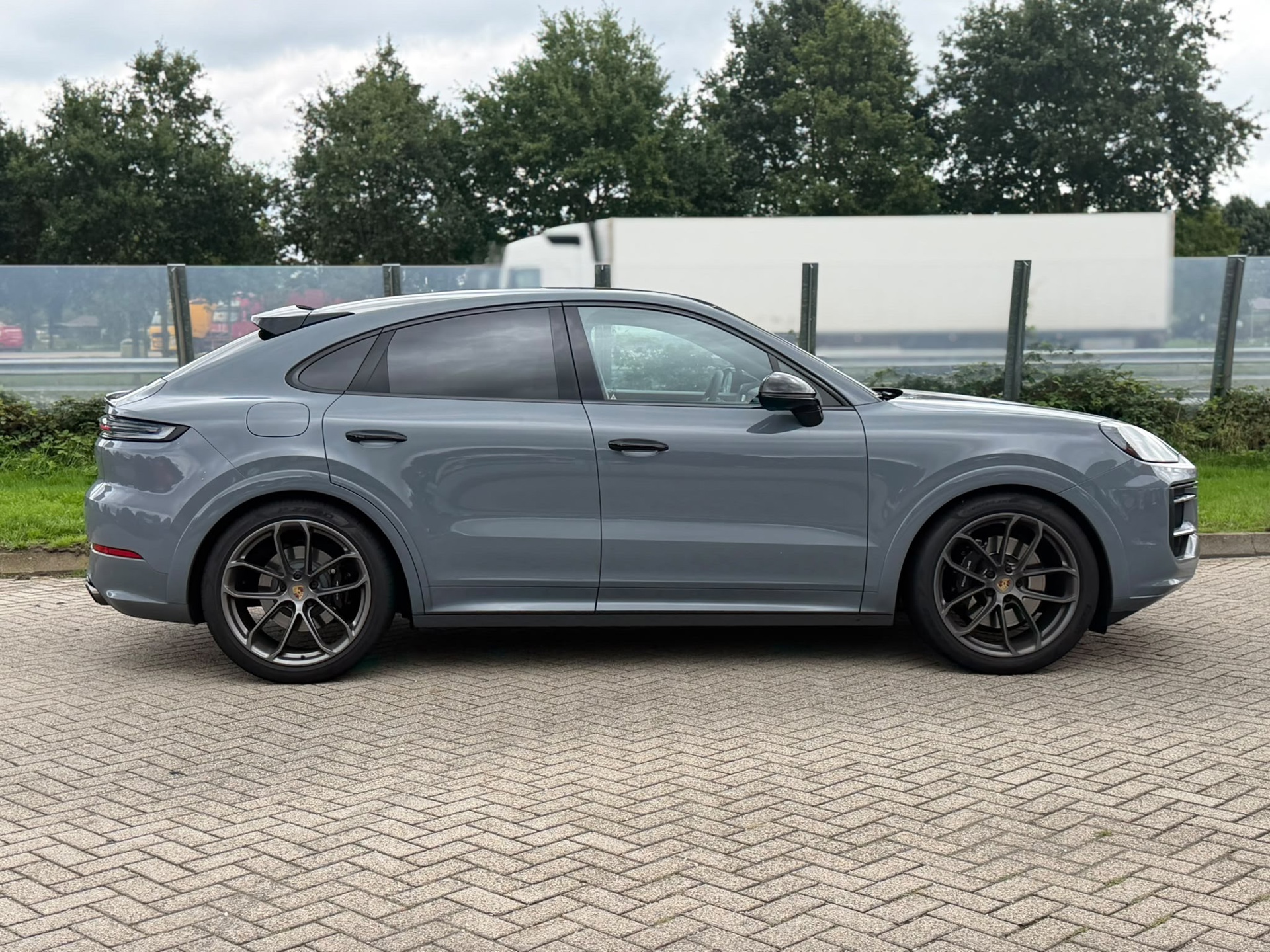 Porsche Cayenne Coupé Porsche Cayenne Coupé E-Hybrid Lightweight Sport Package Carbon 22-inch GT Design Inclusief btw: foto 41