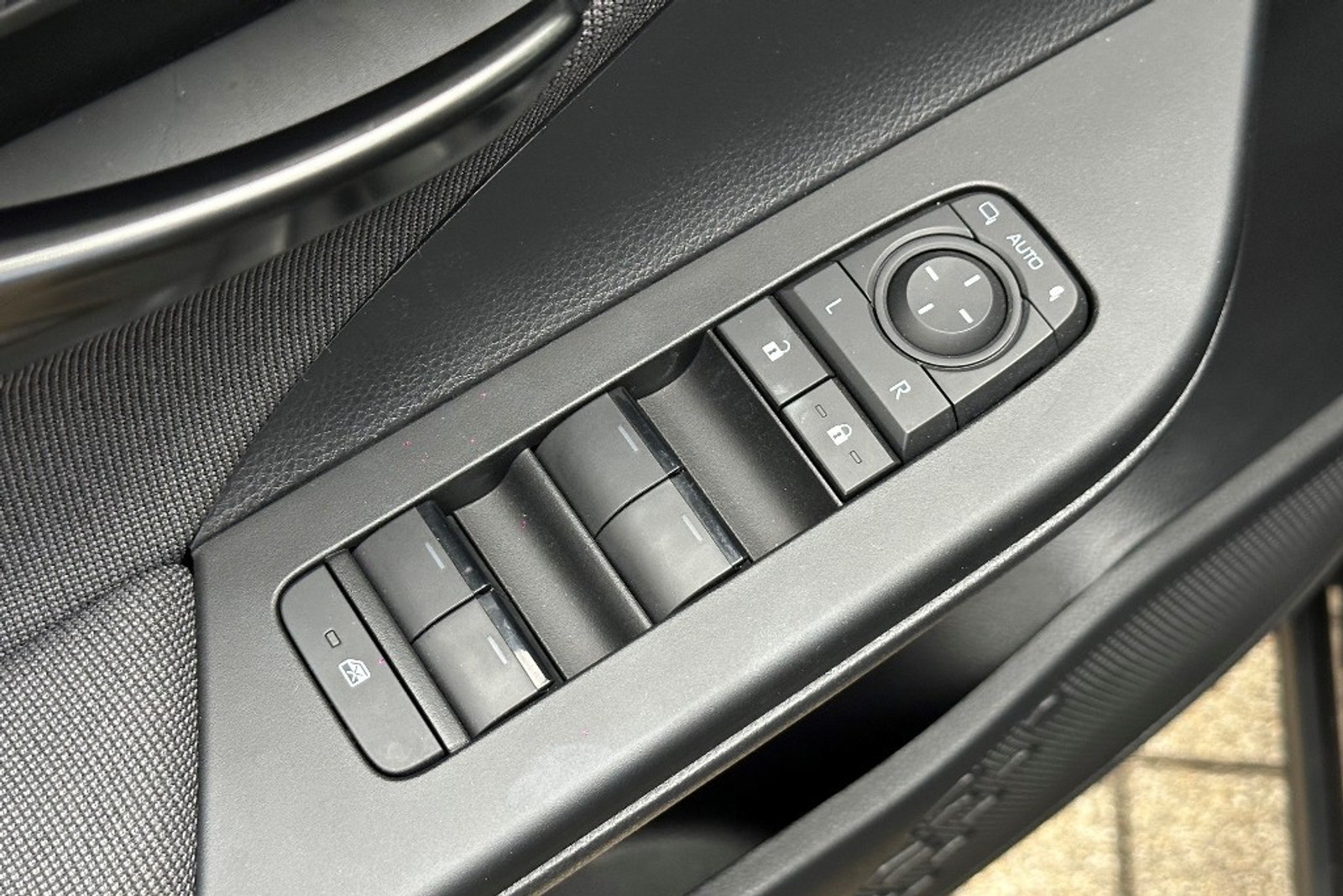 Toyota C-HR 1.8 Hybrid 140 Dynamic: foto 29