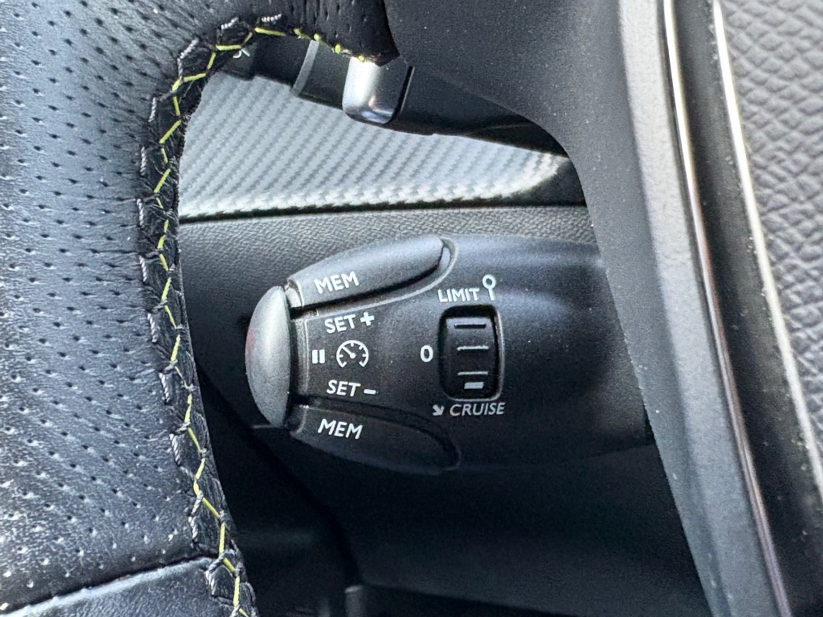 Peugeot 2008 1.2 PURETECH AUT. 130PK GT-LINE PANO-DAK NAVI CAMERA CARPLAY AIRCO LMV PDC: foto 19